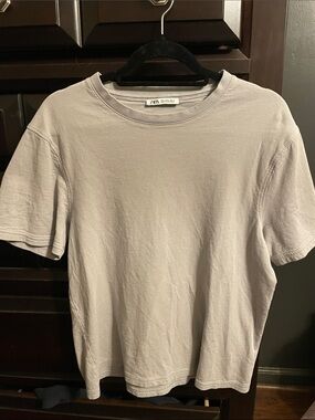 Zara Men Short Sleeve Crew Tee in Pale Gray
